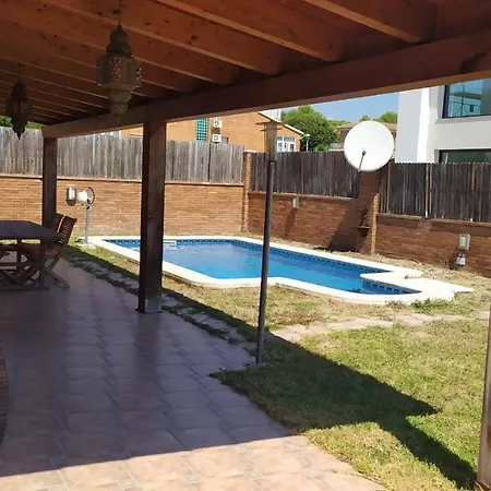 Holiday home Moderno Con Piscina En *