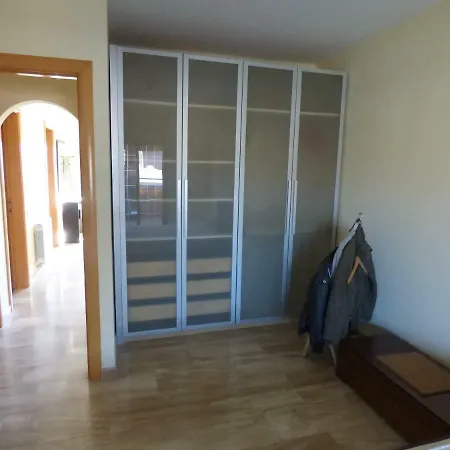 Moderno Con Piscina En