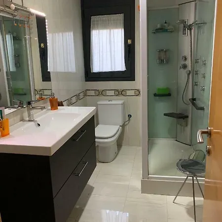 Moderno Con Piscina En Calafell