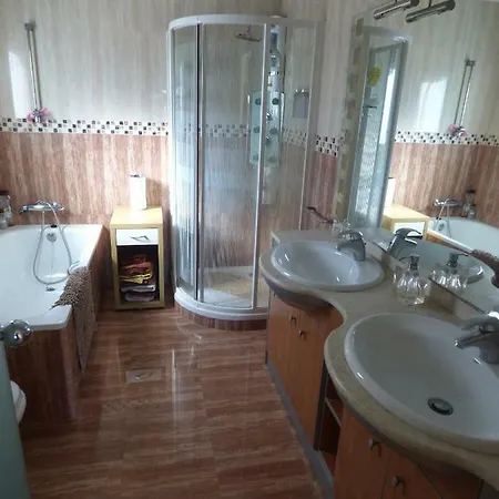 Moderno Con Piscina En Calafell