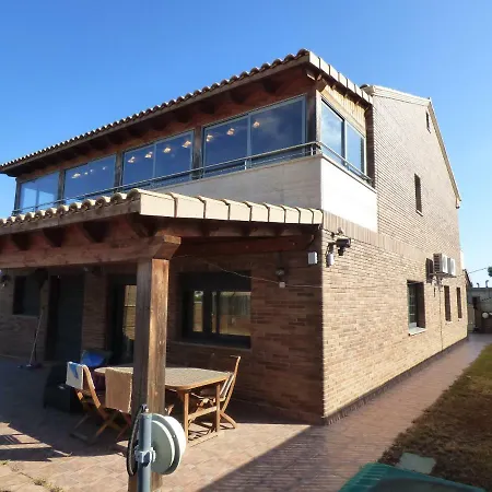 Moderno Con Piscina En