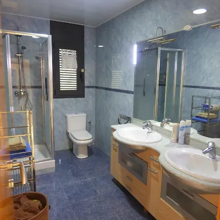 Moderno Con Piscina En * Calafell