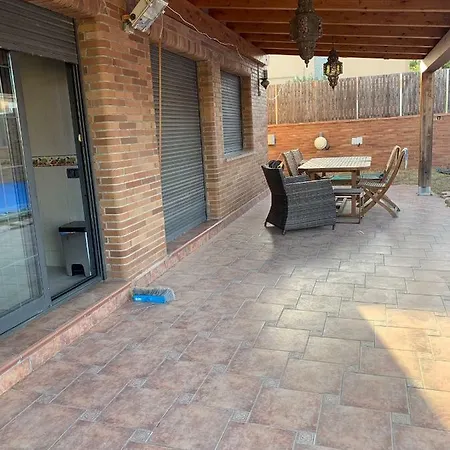 Moderno Con Piscina En Дом отдыха Калафелл